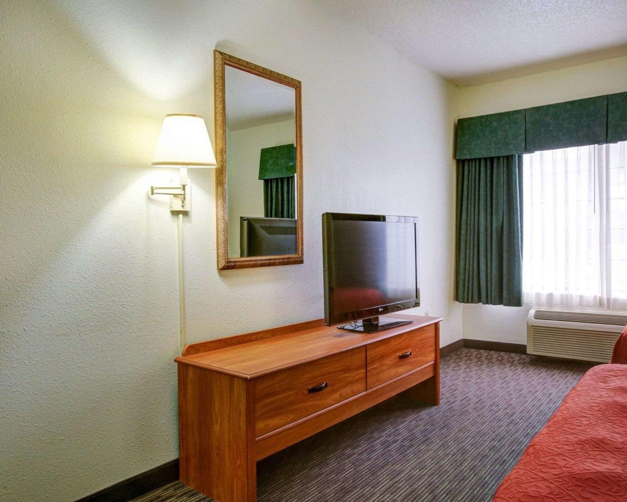 Quality Inn & Suites Airport Austin Kültér fotó