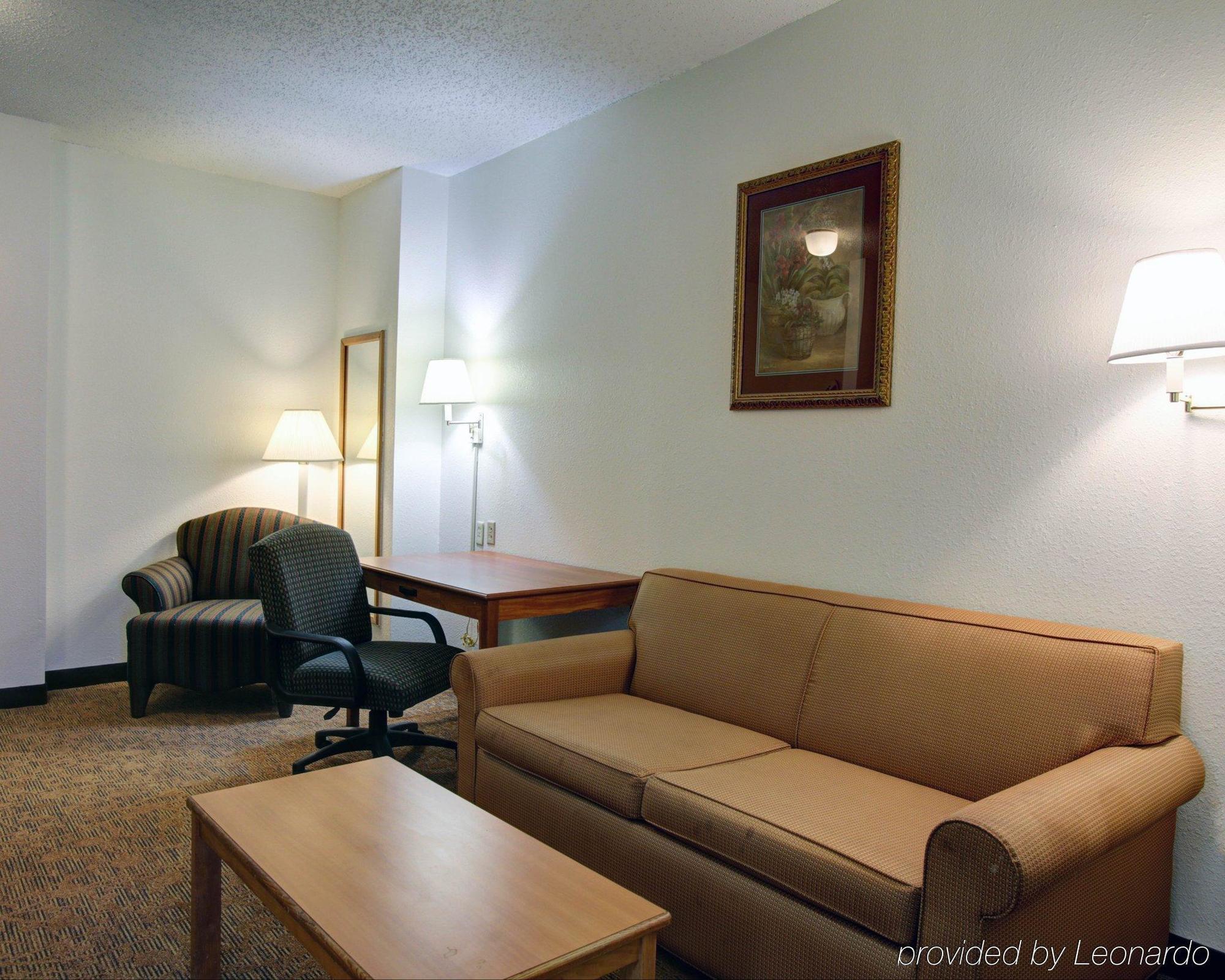 Quality Inn & Suites Airport Austin Kültér fotó