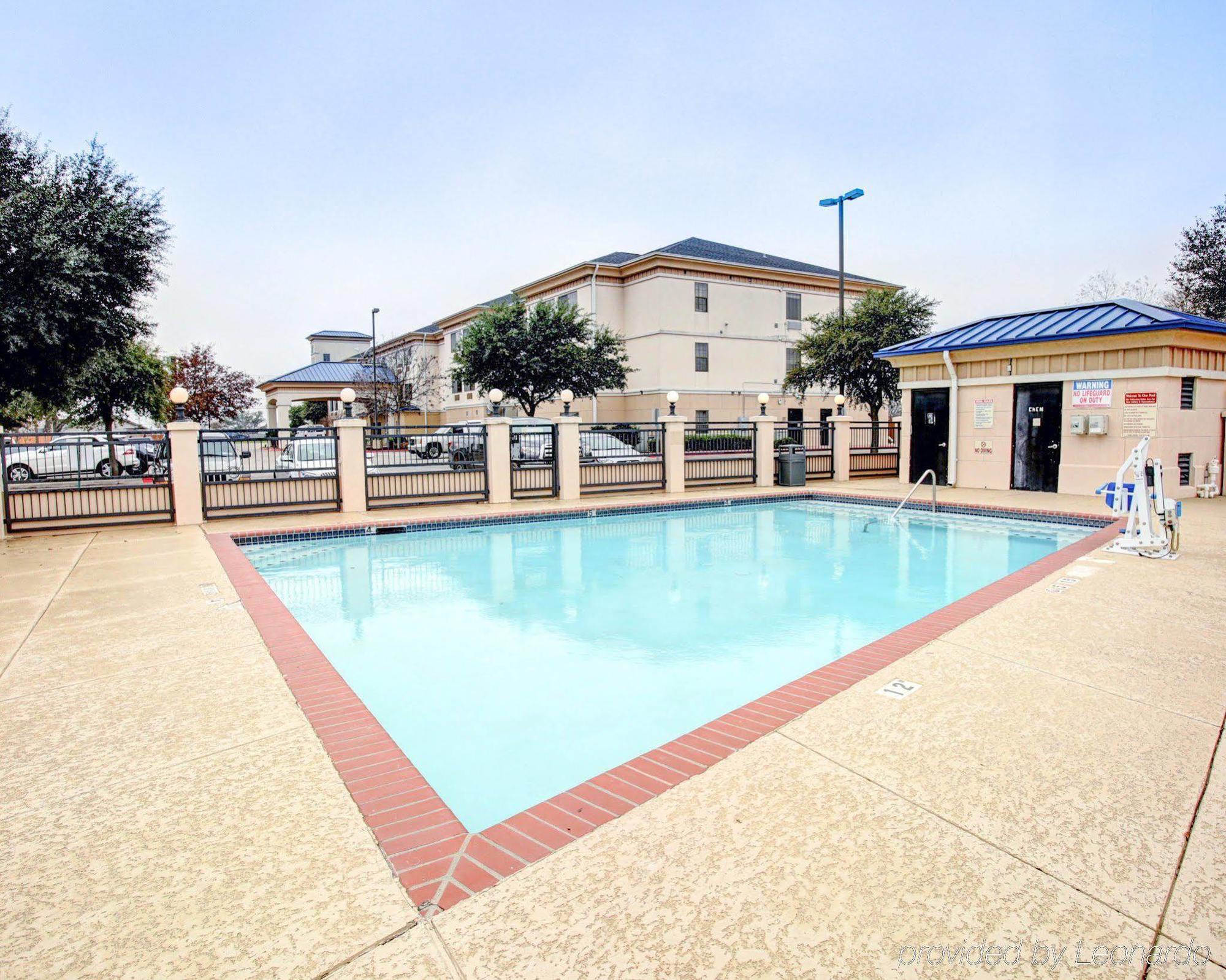 Quality Inn & Suites Airport Austin Kültér fotó