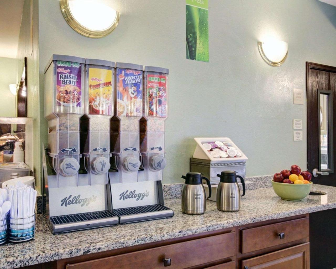 Quality Inn & Suites Airport Austin Kültér fotó